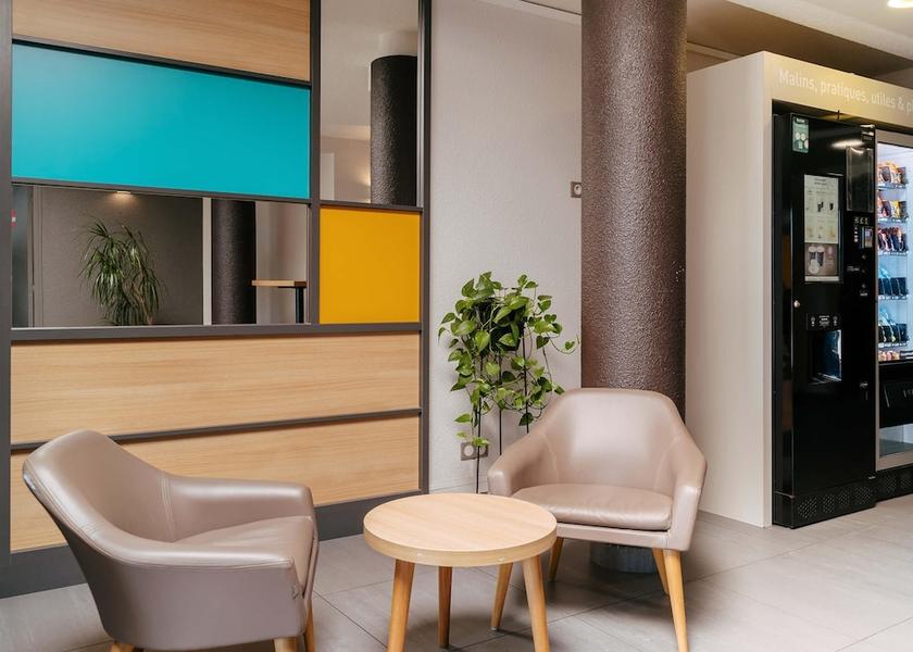 Brittany Caudan Lobby