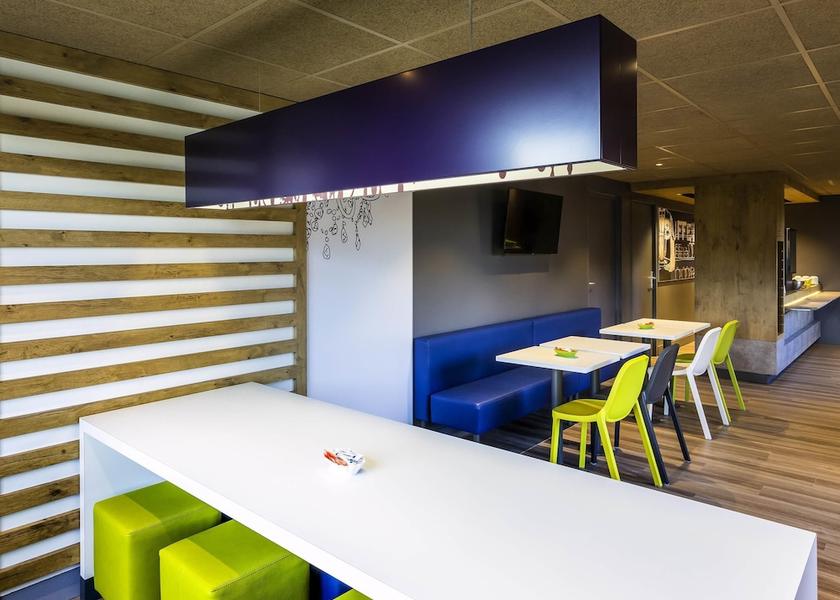 Brittany Caudan Breakfast area