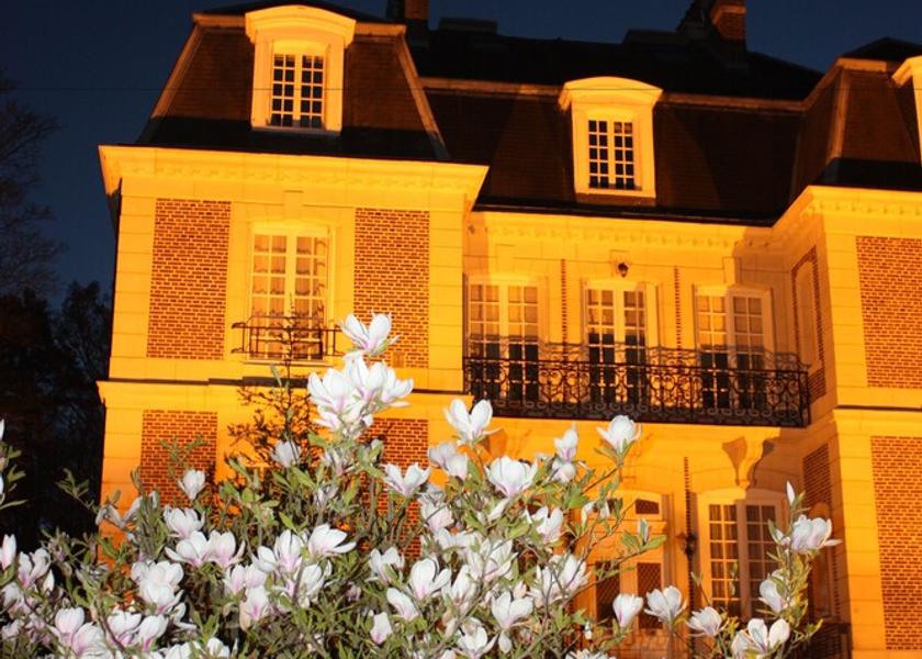 Normandy Avesnes-En-Bray Facade