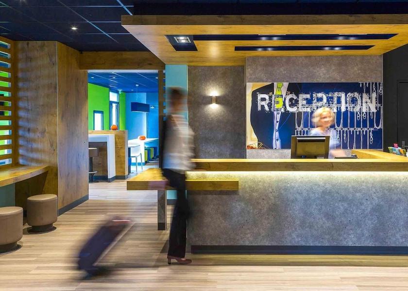 Brittany Hennebont Exterior Detail