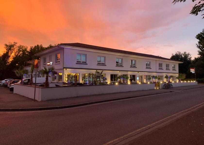 Nouvelle-Aquitaine Parentis-en-Born Hotel Exterior