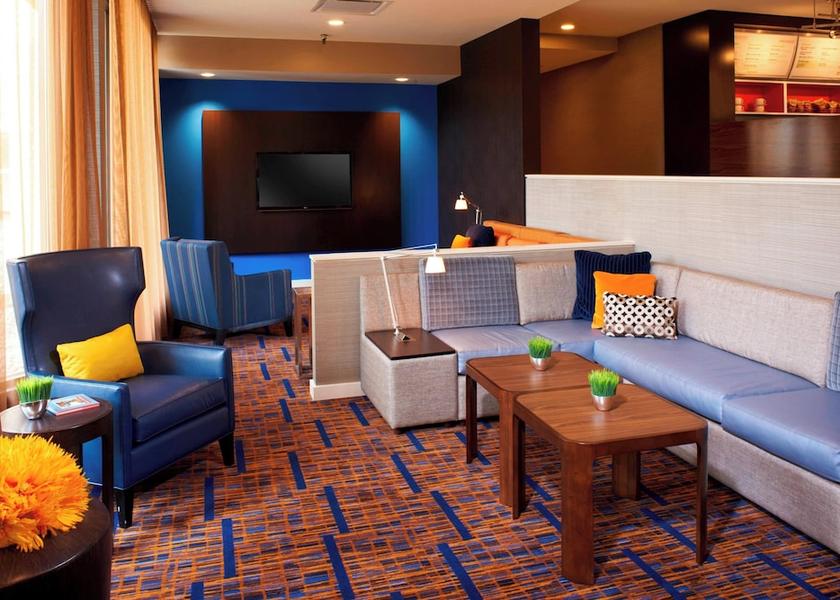 Illinois Deerfield Lobby