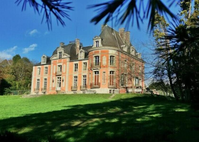 Normandy Bacilly Facade