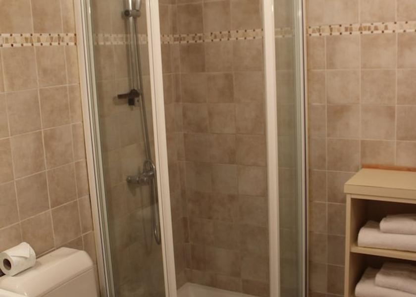 Corsica Serriera Bathroom