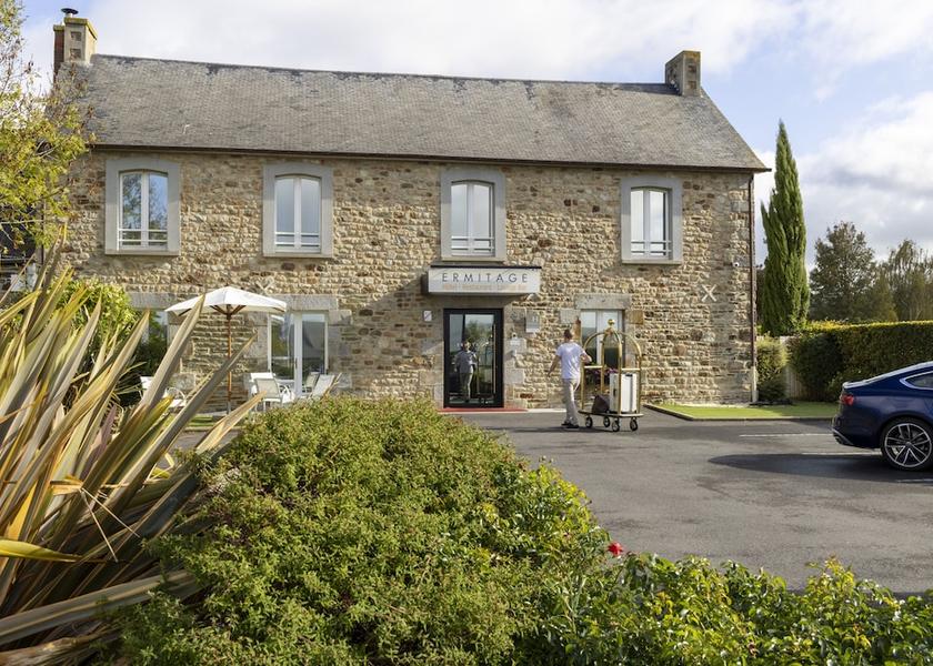 Normandy Beauvoir Parking