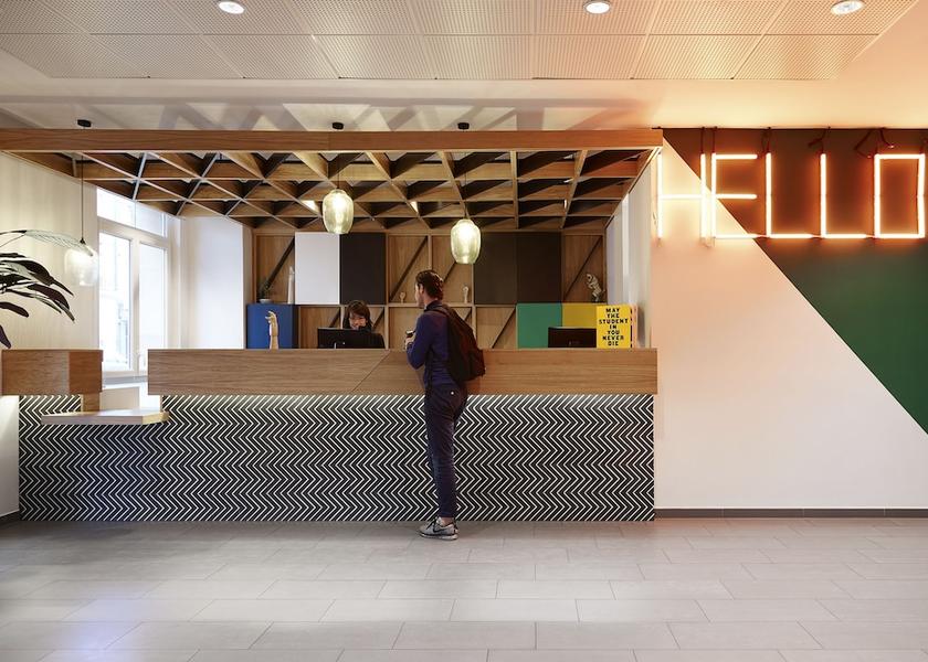 Ile-de-France Puteaux Reception