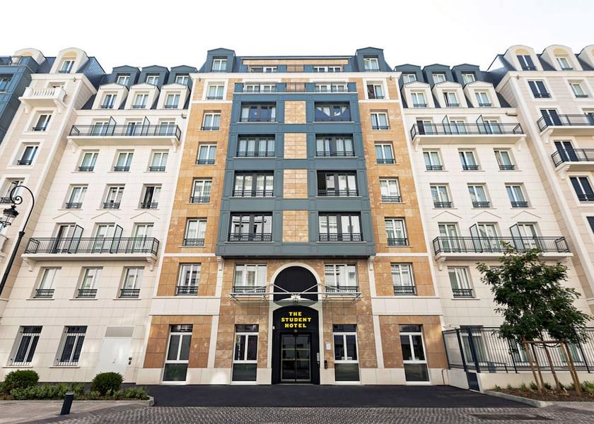 Ile-de-France Puteaux Facade