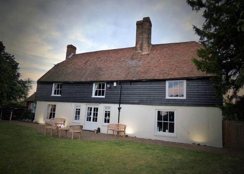 England Sittingbourne Exterior Detail