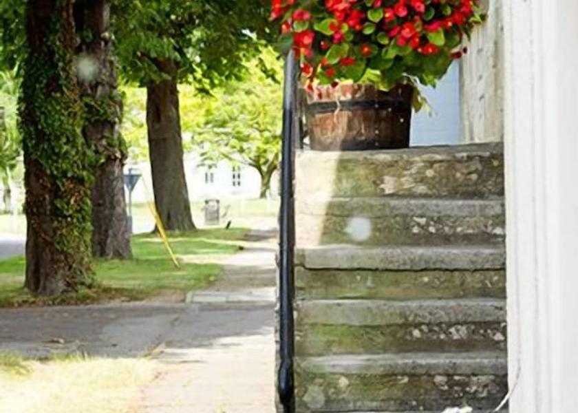 England Trowbridge Exterior Detail