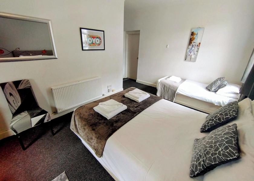 Scotland Greenock Room