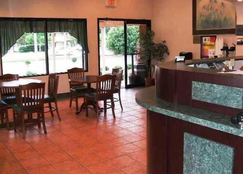 Michigan Roseville Lobby