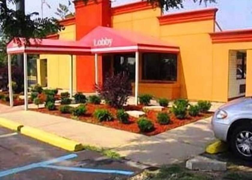 Michigan Roseville Facade