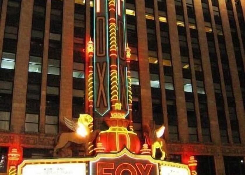 Michigan Roseville Facade