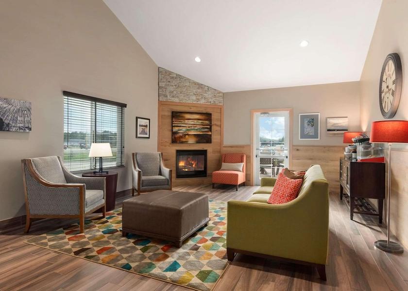 Minnesota Brainerd Lobby