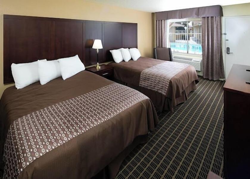 California Redding Room