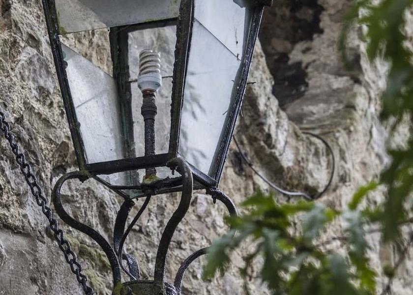 England Settle Exterior Detail