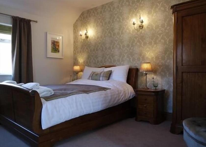 England High Peak Room