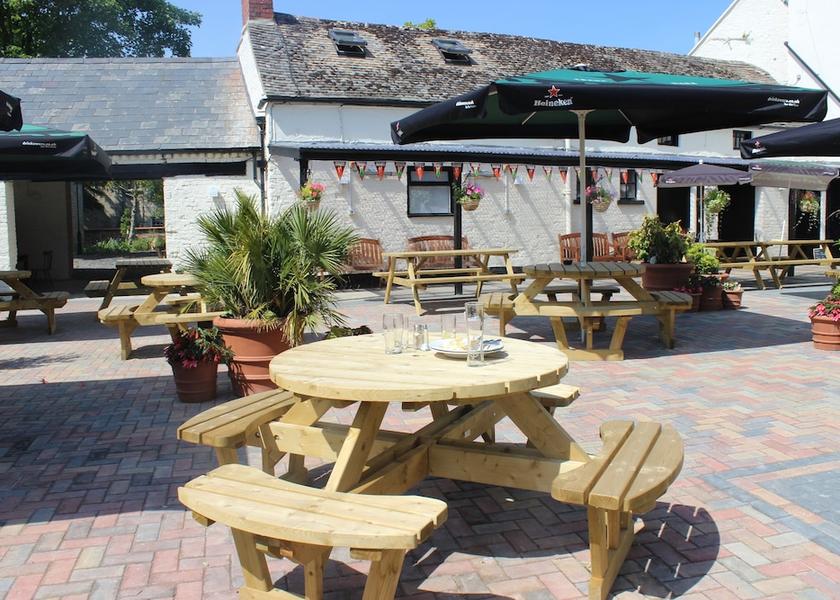 England Stonehouse Exterior Detail