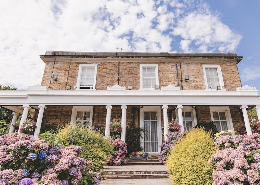 England Staveley Exterior