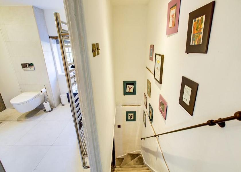 England Farnham Lobby