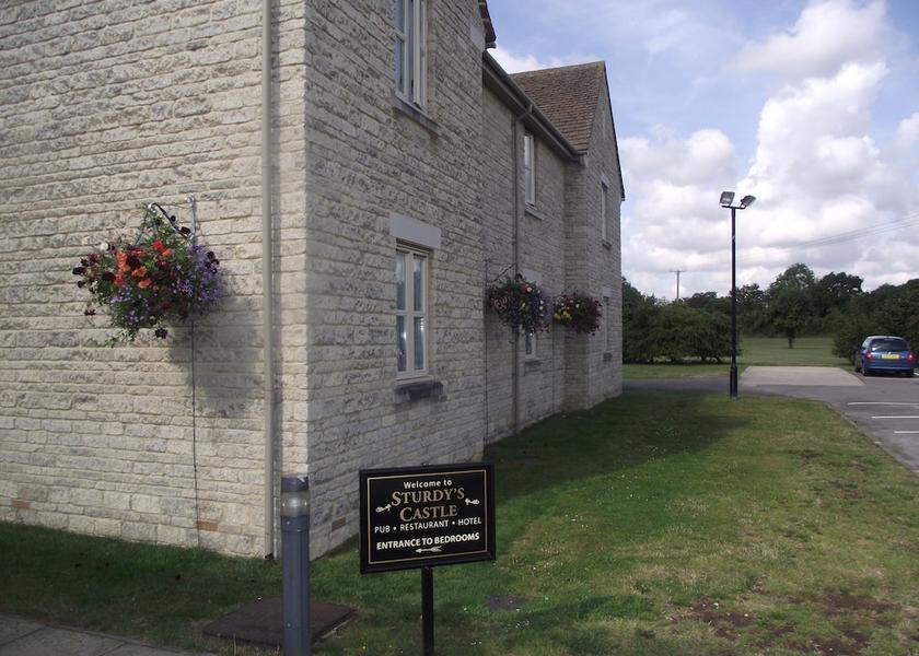England Kidlington Exterior Detail