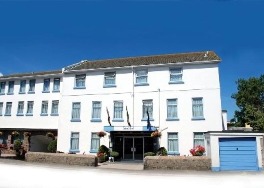 Channel Islands St. Saviour Facade