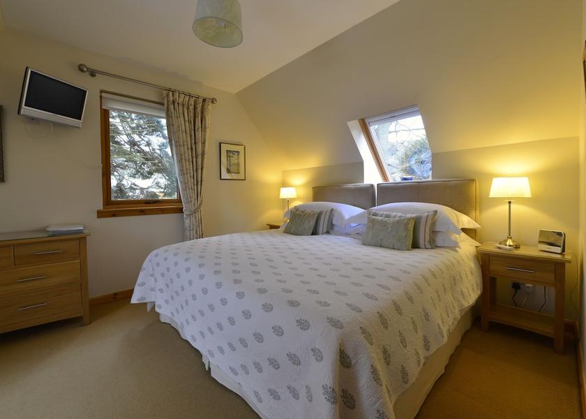 Scotland Aberfeldy Room