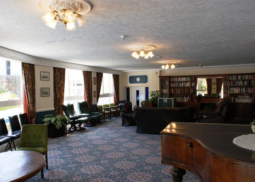 Channel Islands St. Peter Port Lounge