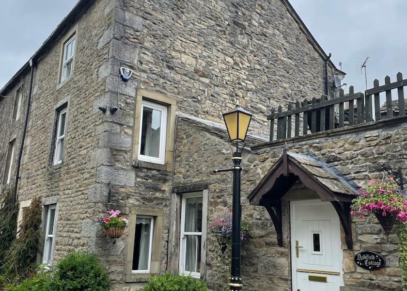 England Skipton Exterior Detail