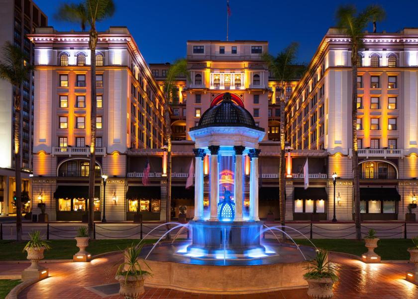 California San Diego Hotel Exterior