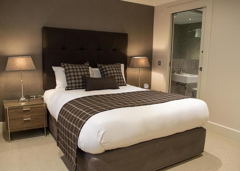 Scotland Glasgow Room