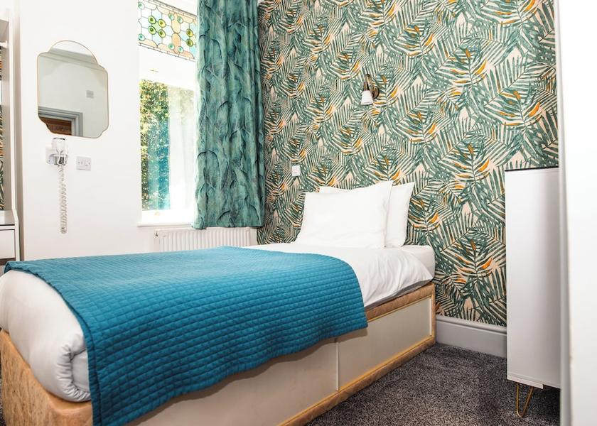 Wales Cardiff Room