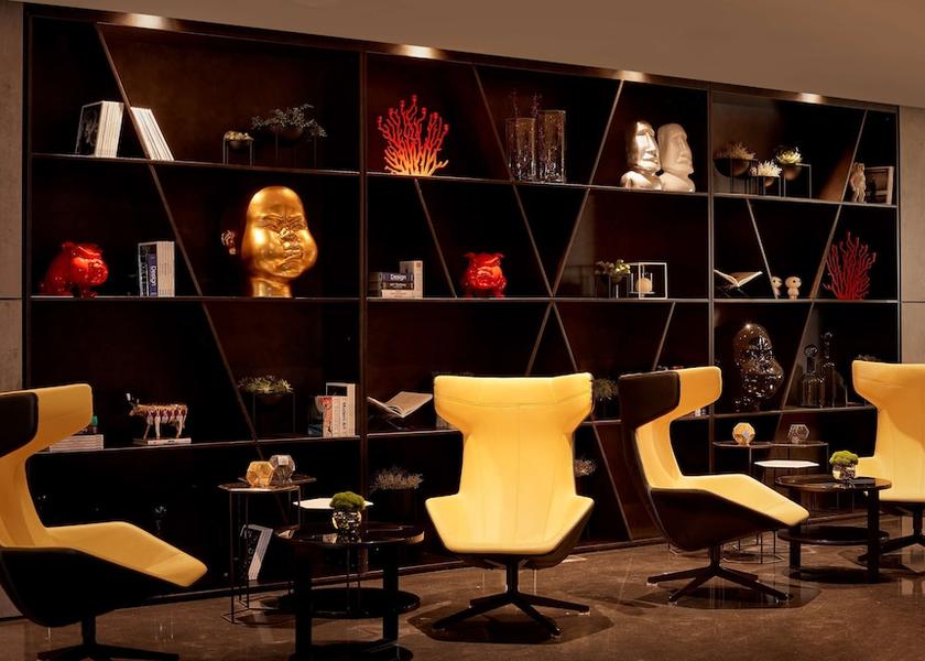 England London Lobby