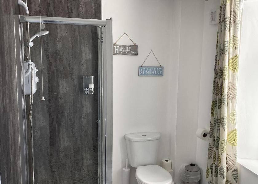 England Dalton-in-Furness Twin Room-Ensuite with Shower