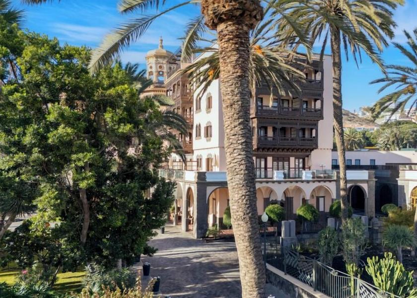 Canary Islands Las Palmas de Gran Canaria Front of property