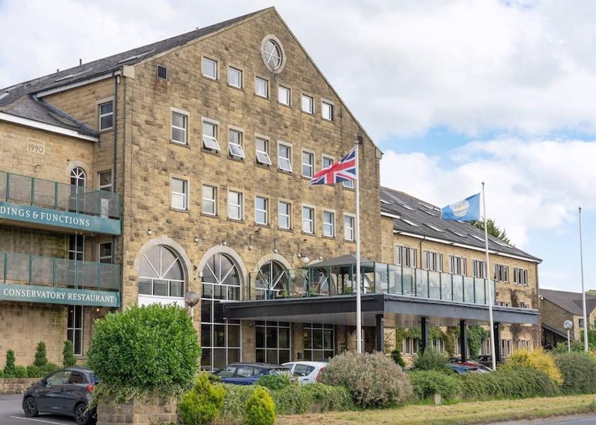 England Skipton Exterior Detail