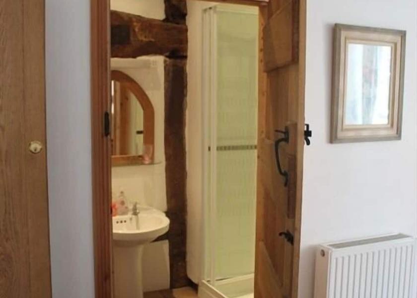 England Bromyard Bathroom