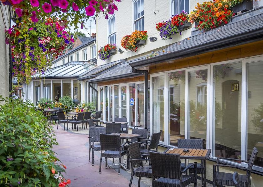 England Market Harborough Courtyard