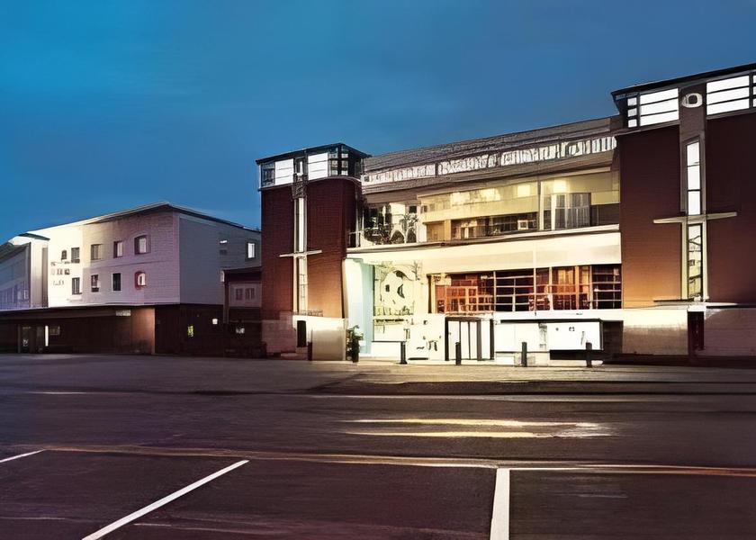 England Manchester Hotel Exterior