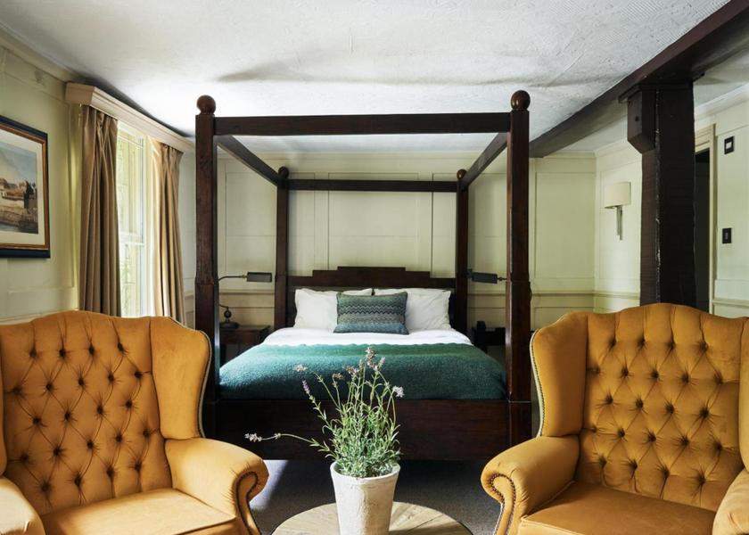 England Woking Double Room with Four Poster Bed