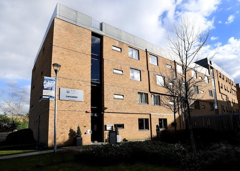 England Uxbridge Exterior Detail