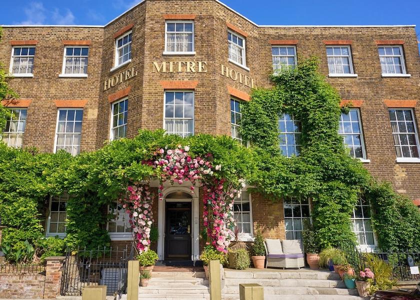 England East Molesey Facade