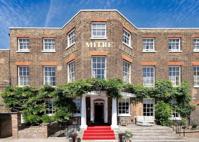 England East Molesey Facade