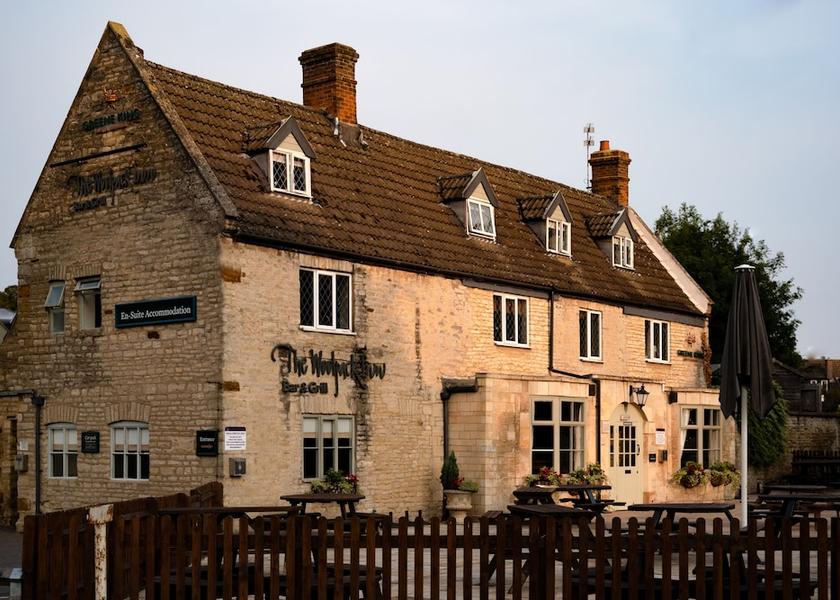 England Kettering Exterior Detail