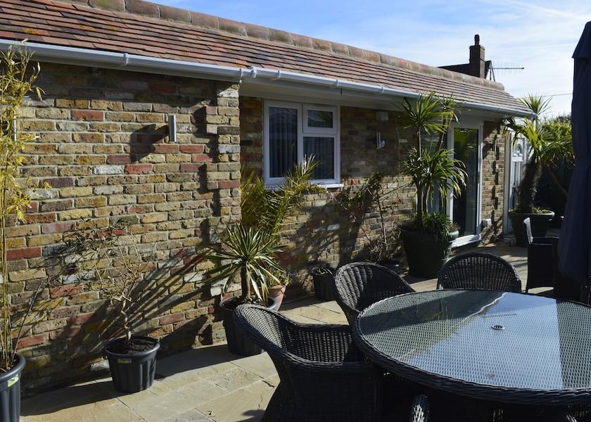 England New Milton Terrace/patio
