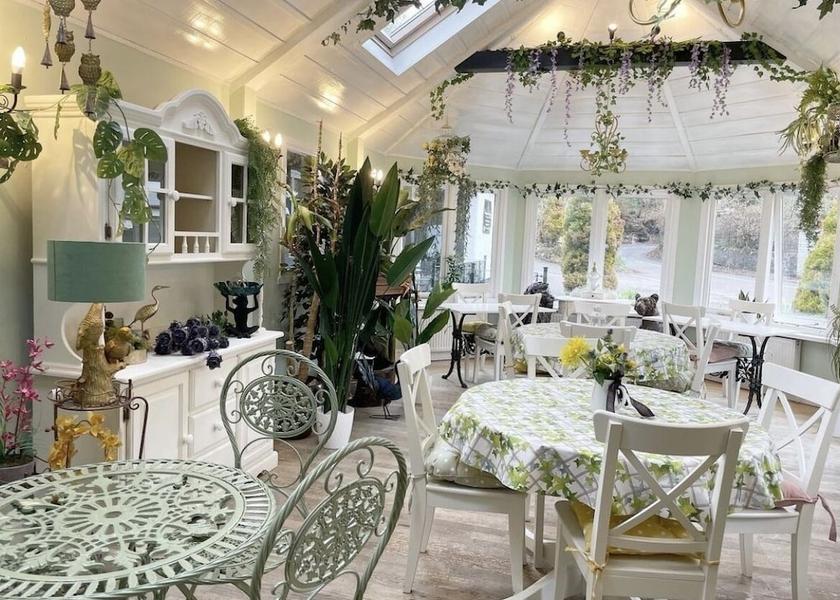 Scotland Dollar Dining Area