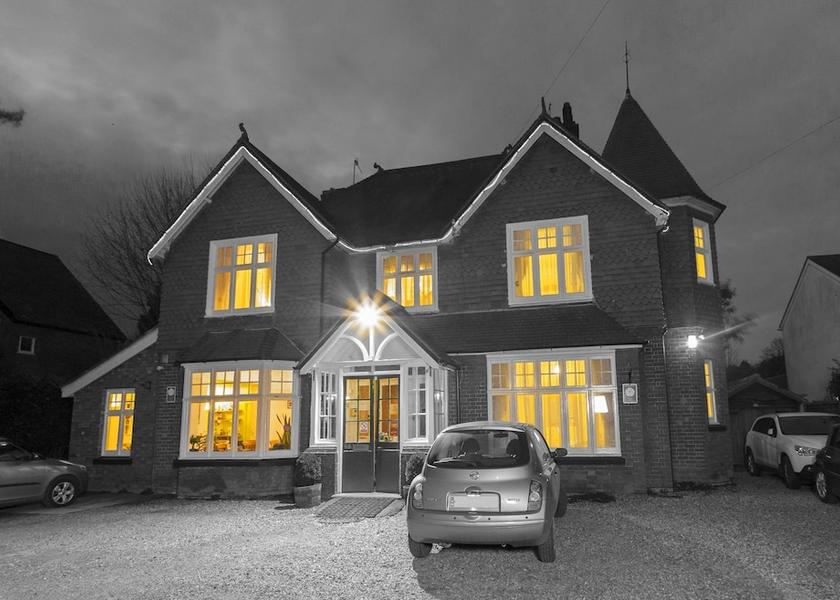 England Horley Facade