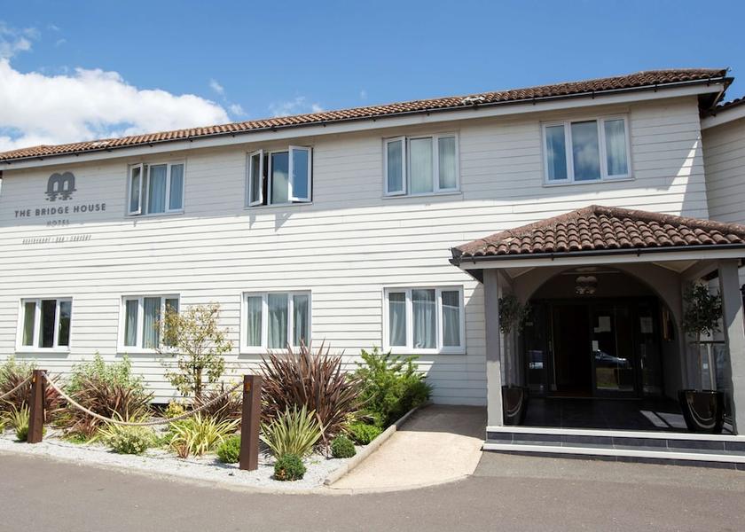 England Ferndown Exterior Detail