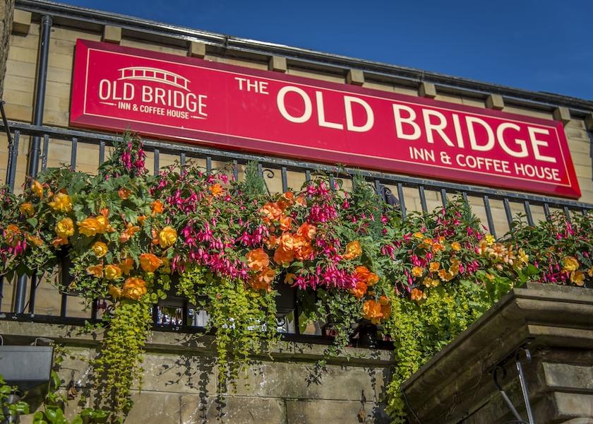 England Holmfirth Property Grounds