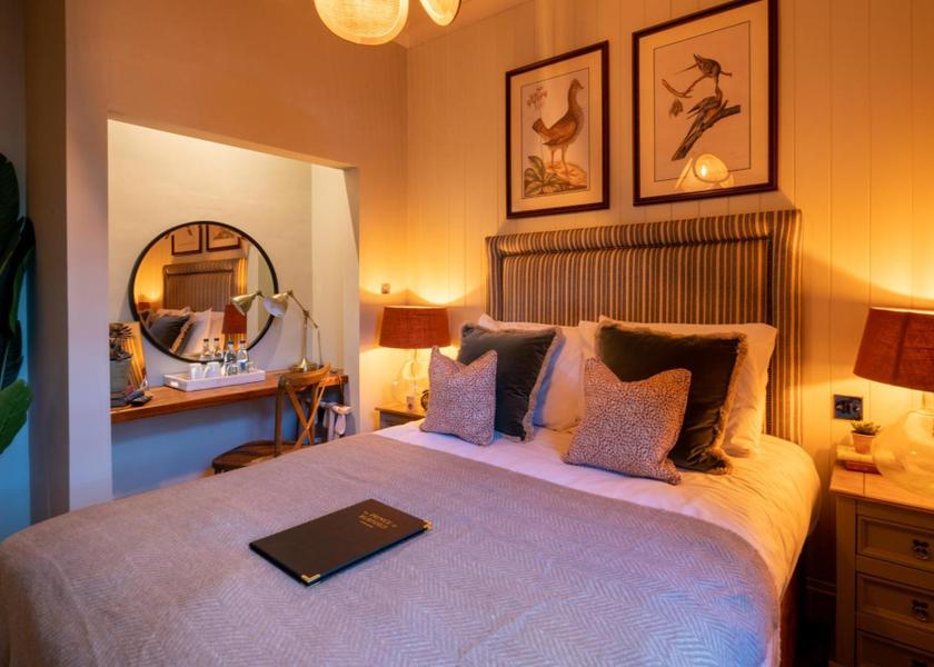 England Burford Small Double Room